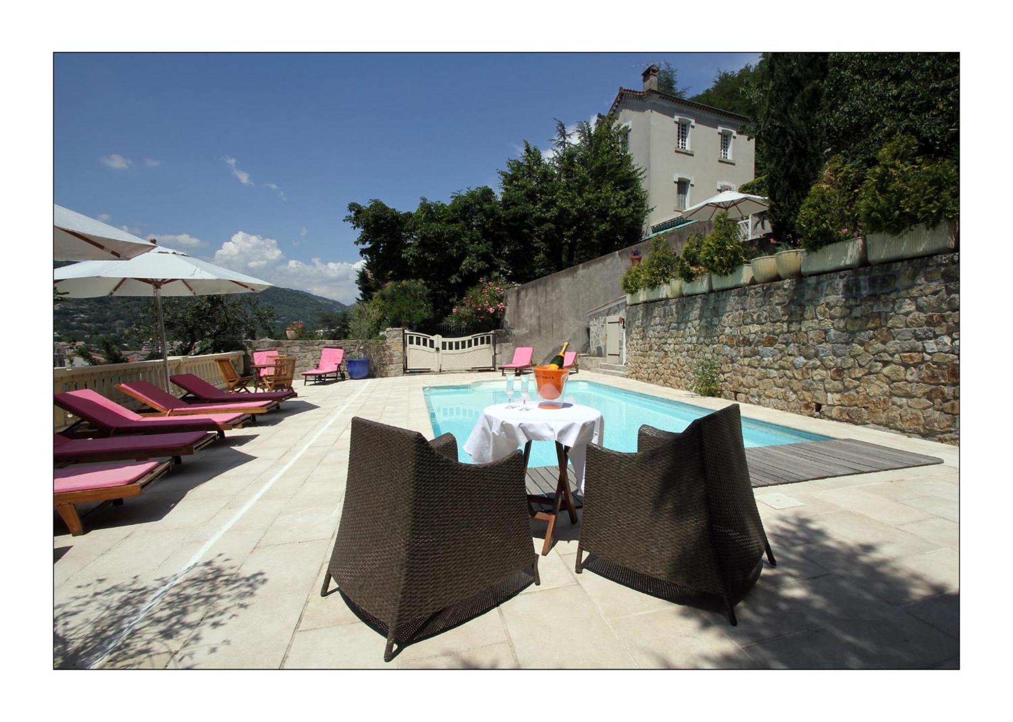 Villa Aimee Luxury Apartments With Heated Pool Vals-les-Bains Exterior photo